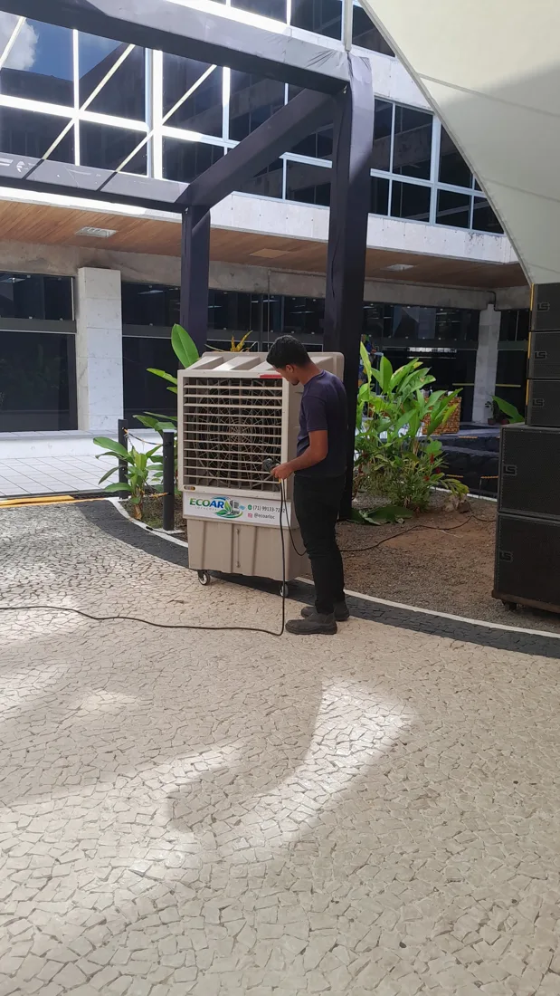 Climatizadores da ECOAR posicionados em área externa